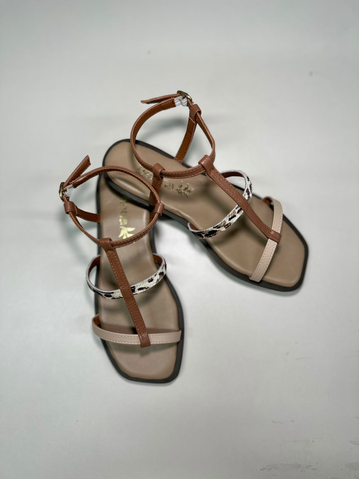 SANDALIA PRINT MIEL